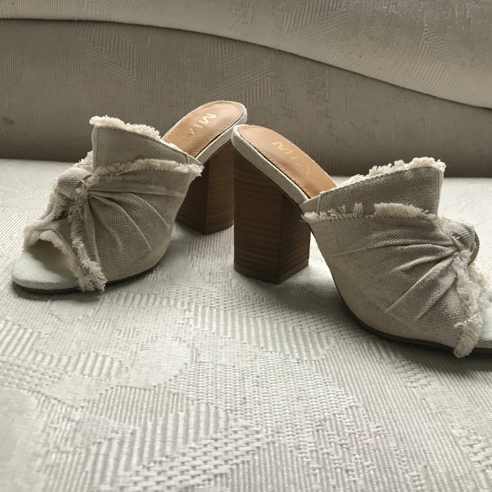 MIA Light Grey Heels